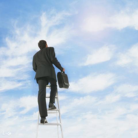 (《新二战之鹰击长空》)新二战之鹰击长空:重回历史舞台,探寻未来的挑战与机遇