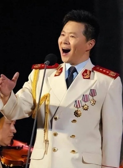 英雄万岁王宏伟:逆境中崛起,主持正义救人于危难的红色行动记载